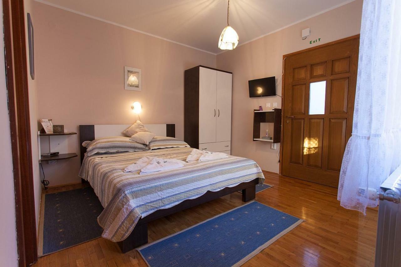 Apartments Topic & Krk Central Location คิร์ก ภายนอก รูปภาพ